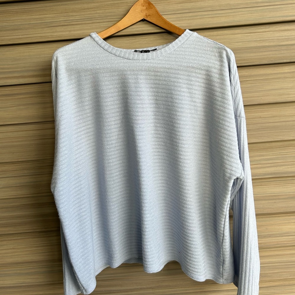 Lightweight sweater